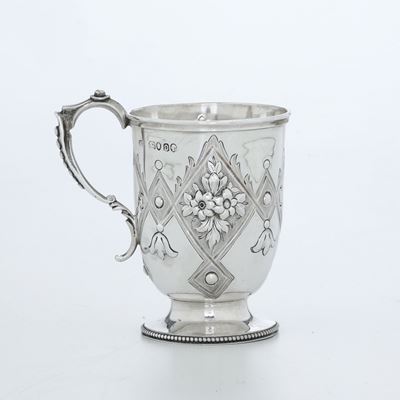 William Evans, Mug, Londra 1869, argento fuso, sbalzato e cesellato
