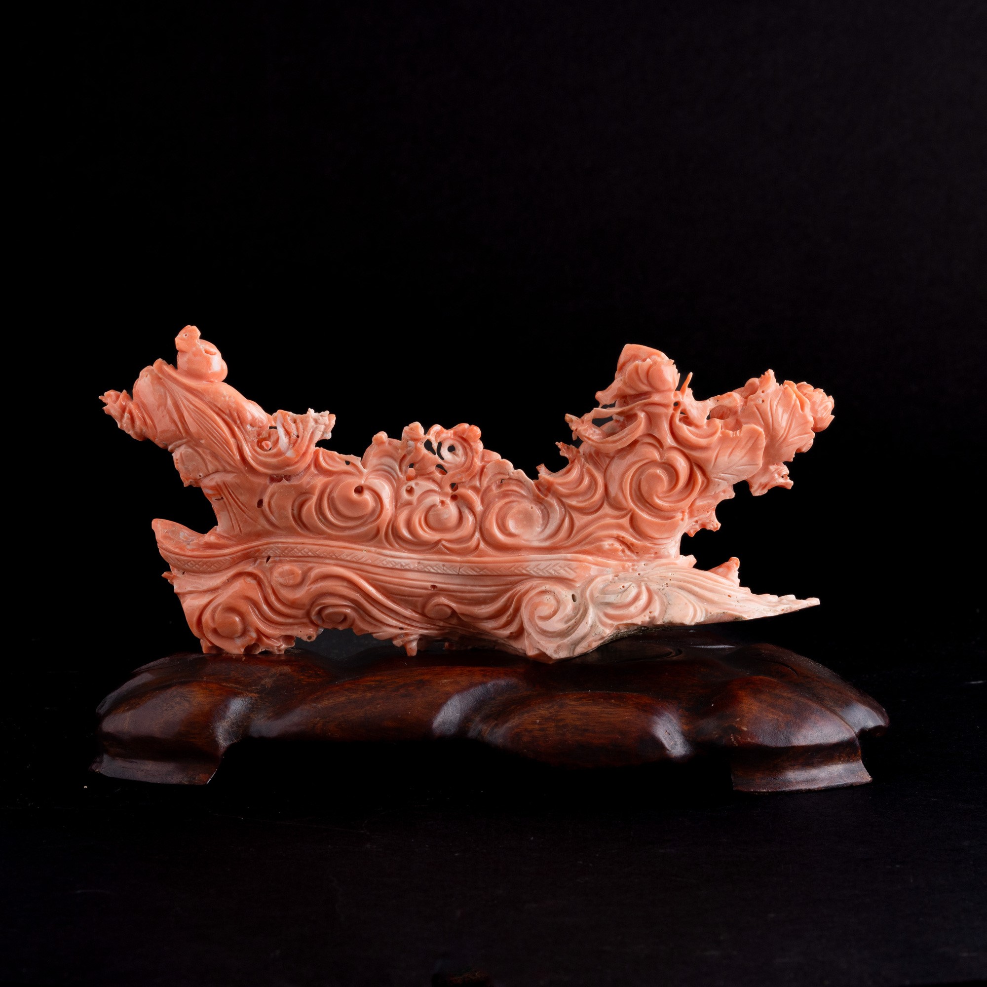 Figura in Corallo Raffigurante Barca con Immortali, Cina, XIX Secolo