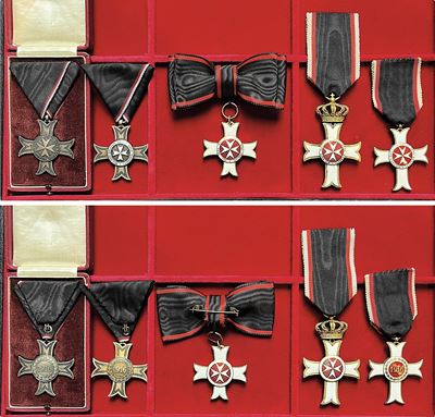 Sovrano Militare Ordine di Malta - Ordine Pro Merito Melitensi. Lotto di Cinque Onorificenze.