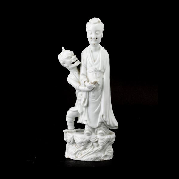 Figura di due divinità tra le nuvole in porcellana Blanc de Chine, Cina, Dinastia Qing, XX secolo