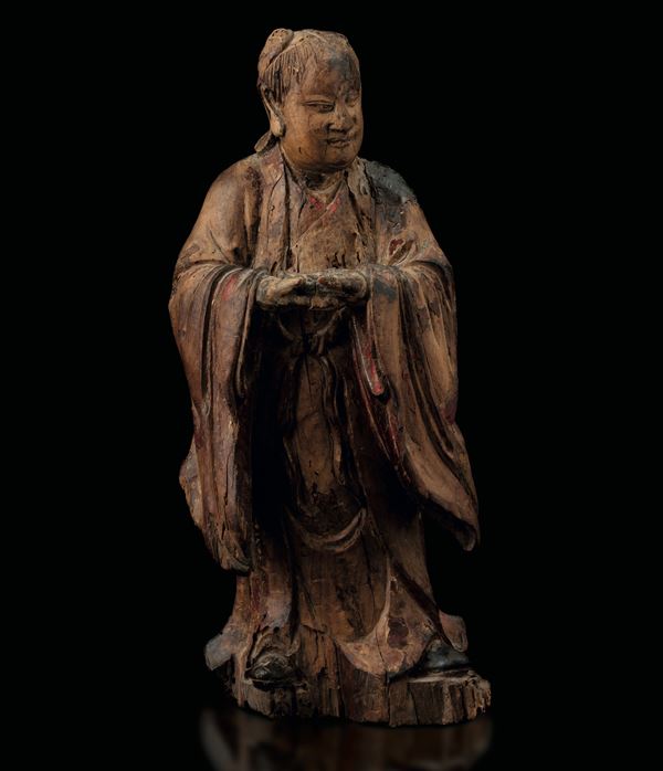 Figura di dignitario in legno con tracce di policromia, Cina, Dinastia Qing, XVIII secolo