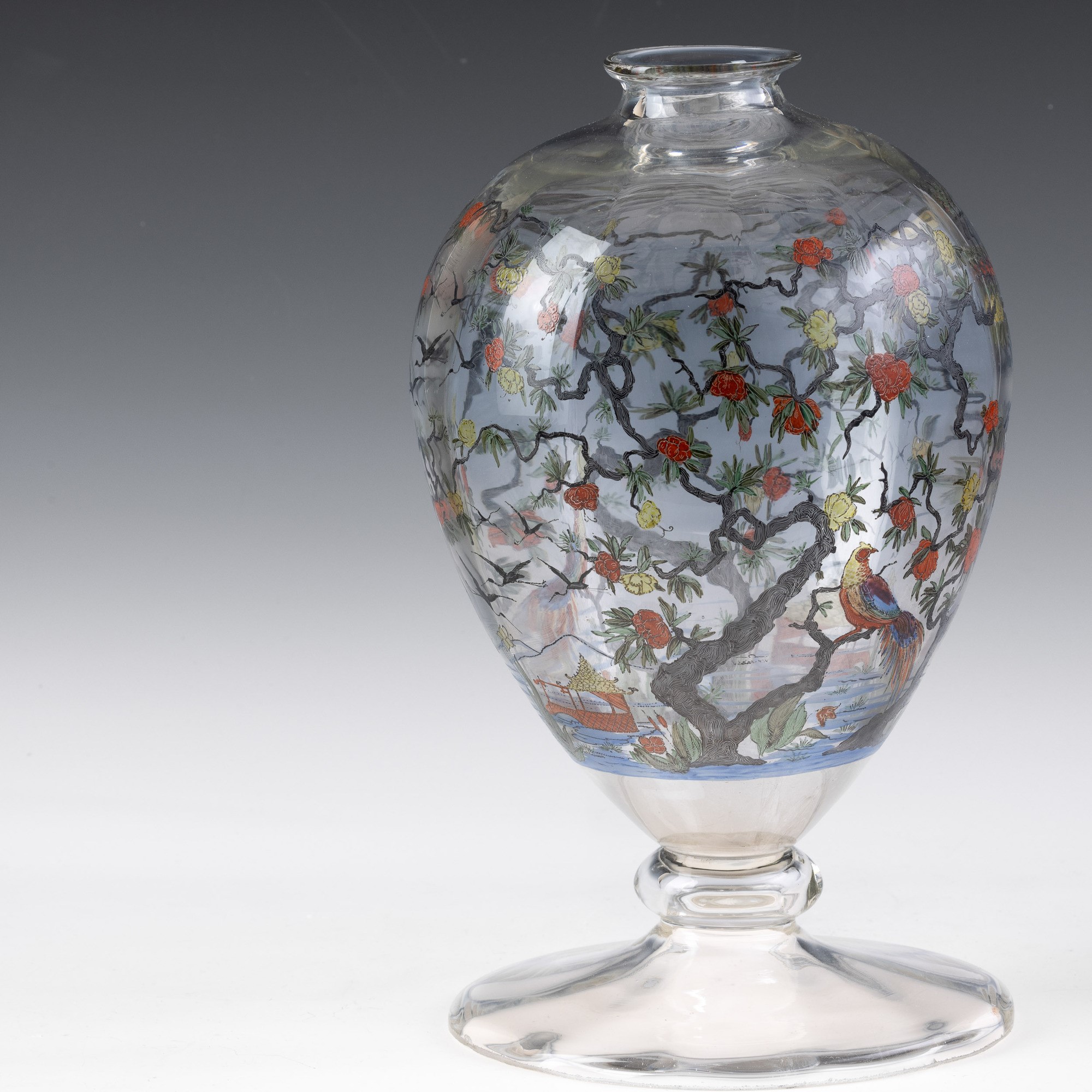 Vedar, Vaso in cristallo soffiato con decoro a smalti policromi