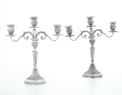 Coppia di candelabri, argenteria italiana del XX secolo