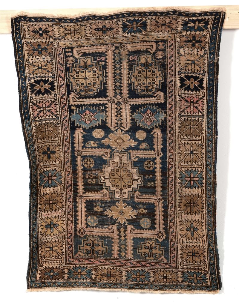 Tappeto Shirvan, Caucaso fine XIX inizio XX secolo  - Asta Tappeti Antichi - Cambi Casa d'Aste