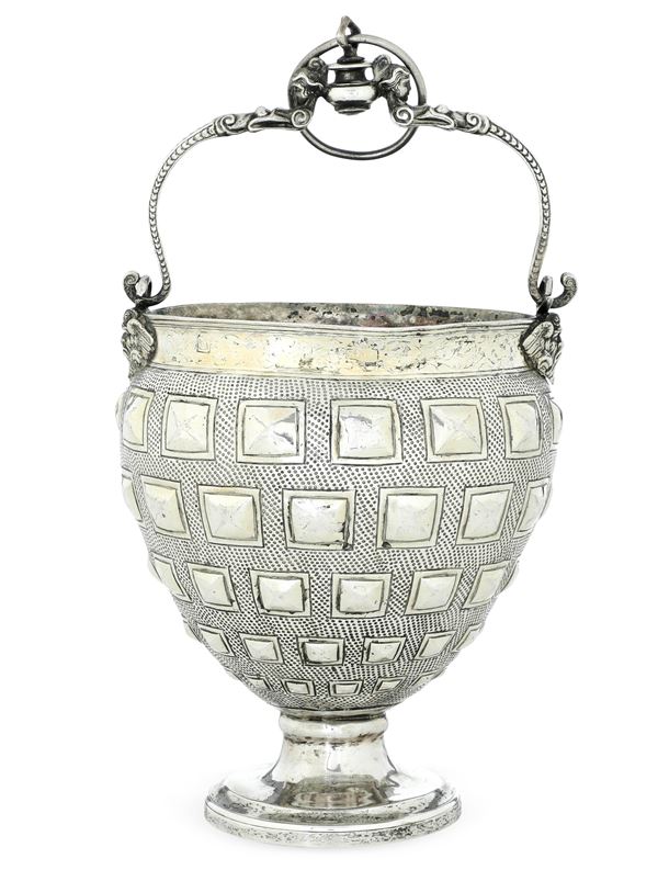 Secchiello. Manifattura europea del XVIII-XIX secolo, marchio consunto di difficile lettura