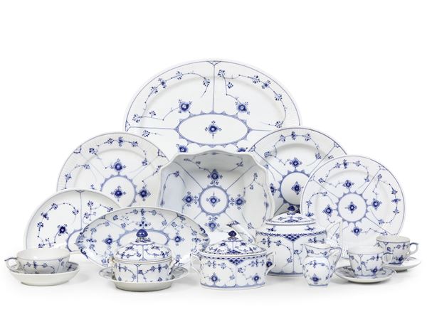 Servizio da tavola “Blue Fluted Plain”  Danimarca, Manifattura Royal Copenaghen, 1897-1922 