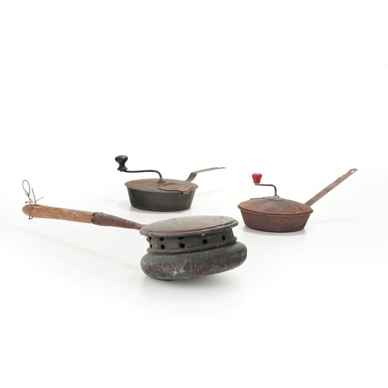 Due tosta-caffè e uno scaldino  - Asta Antiquariato - Cambi Casa d'Aste