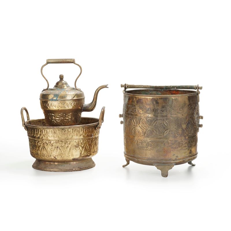 Secchio da brace e teiera in ottone  - Asta Antiquariato - Cambi Casa d'Aste
