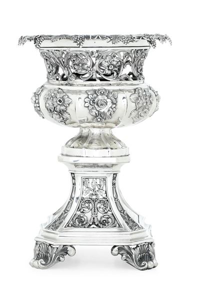 Vaso Centrotavola. Marchi di Birmingham Probabilmente Non Pertinenti. Manifattura Europea (hanau?...