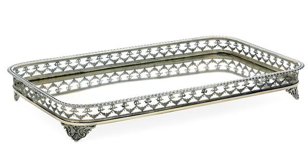 Vassoio centrotavola. Argenteria milanese del XX secolo