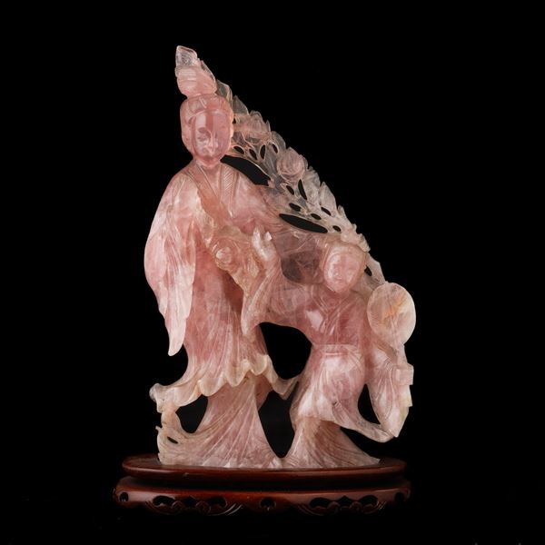 Figura in quarzo rosa raffigurante donna con bambina, Cina, Dinastia Qing, XIX secolo