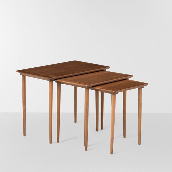 Tre tavoli bassi sovrapponibili