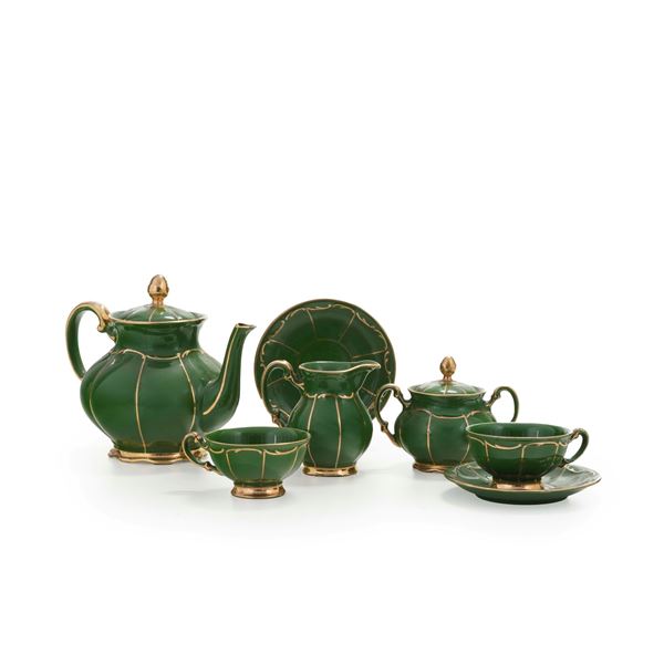 Servizio da tè tête-à-tête verde-oro. Doccia, Manifattura Richard Ginori, XX secolo.