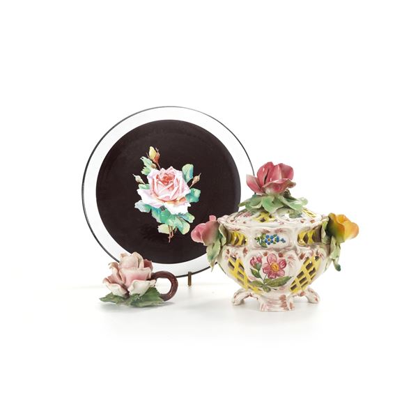 Lotto di ceramiche policrome