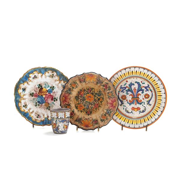 Due piatti, un’alzatina e un bicchiere. Italia centrale, XX secolo