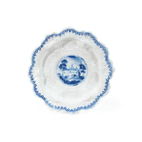 Grande piatto Savona, fabbrica dei soci Chiodo e Peirano, secondo quarto del XVIII secolo 