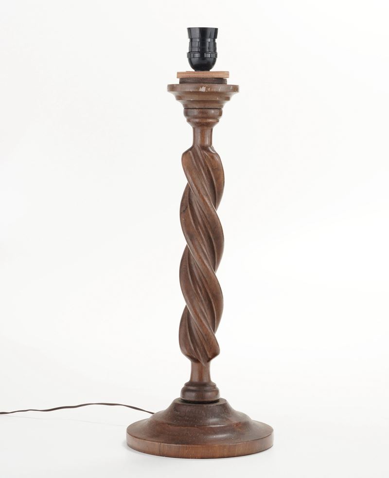 Lampada da tavolo in legno a torchon  - Auction Antiquariato del XX secolo - Cambi Casa d'Aste