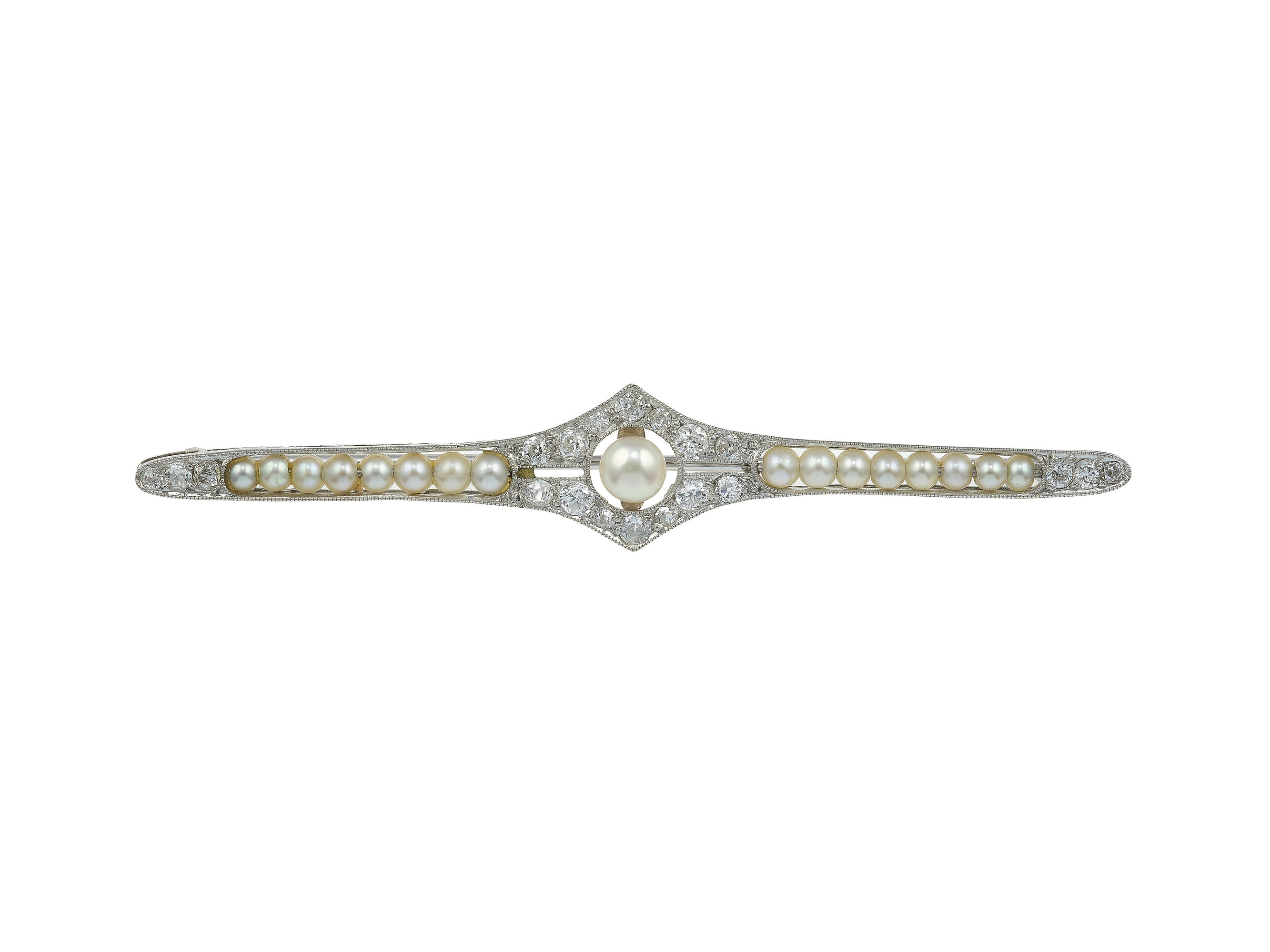 Spilla in montatura in platino con piccole perle e diamanti