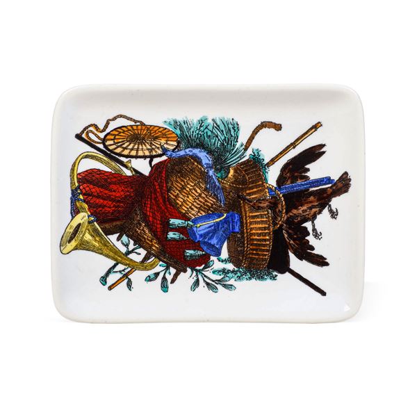 Vassoietto "Panoplia della caccia". Milano, Manifattura Fornasetti, 1950 circa.