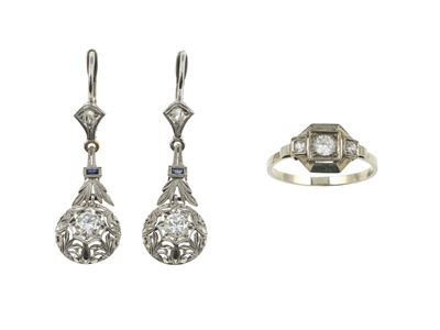 Demi-parure, anello e orecchini con diamanti, oro bianco 750/1000