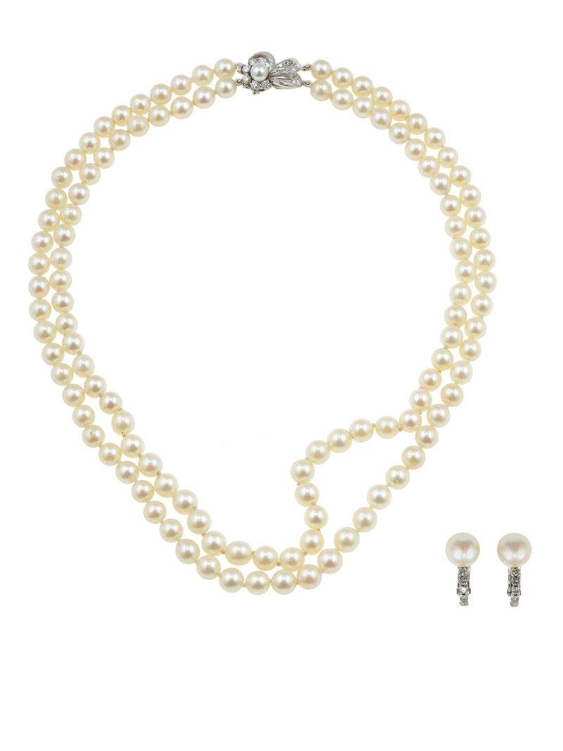 Cultured pearl necklance and a pair of earrings  - Auction Jewels - Cambi Casa d'Aste