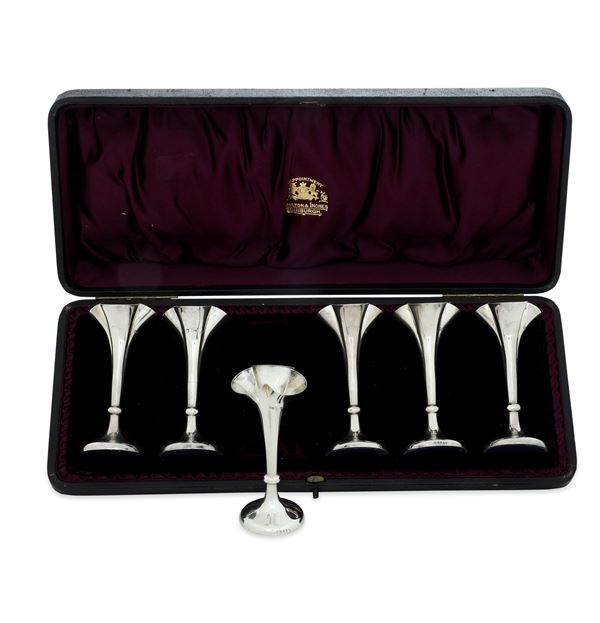 Sei segnaposti a vaso. Edimburgo inizi XX secolo, argentiere Hamilton & Inches