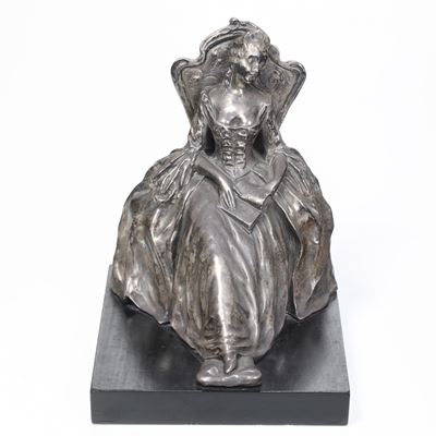 Fonditore liberty del XX secolo, Figura femminile assisa