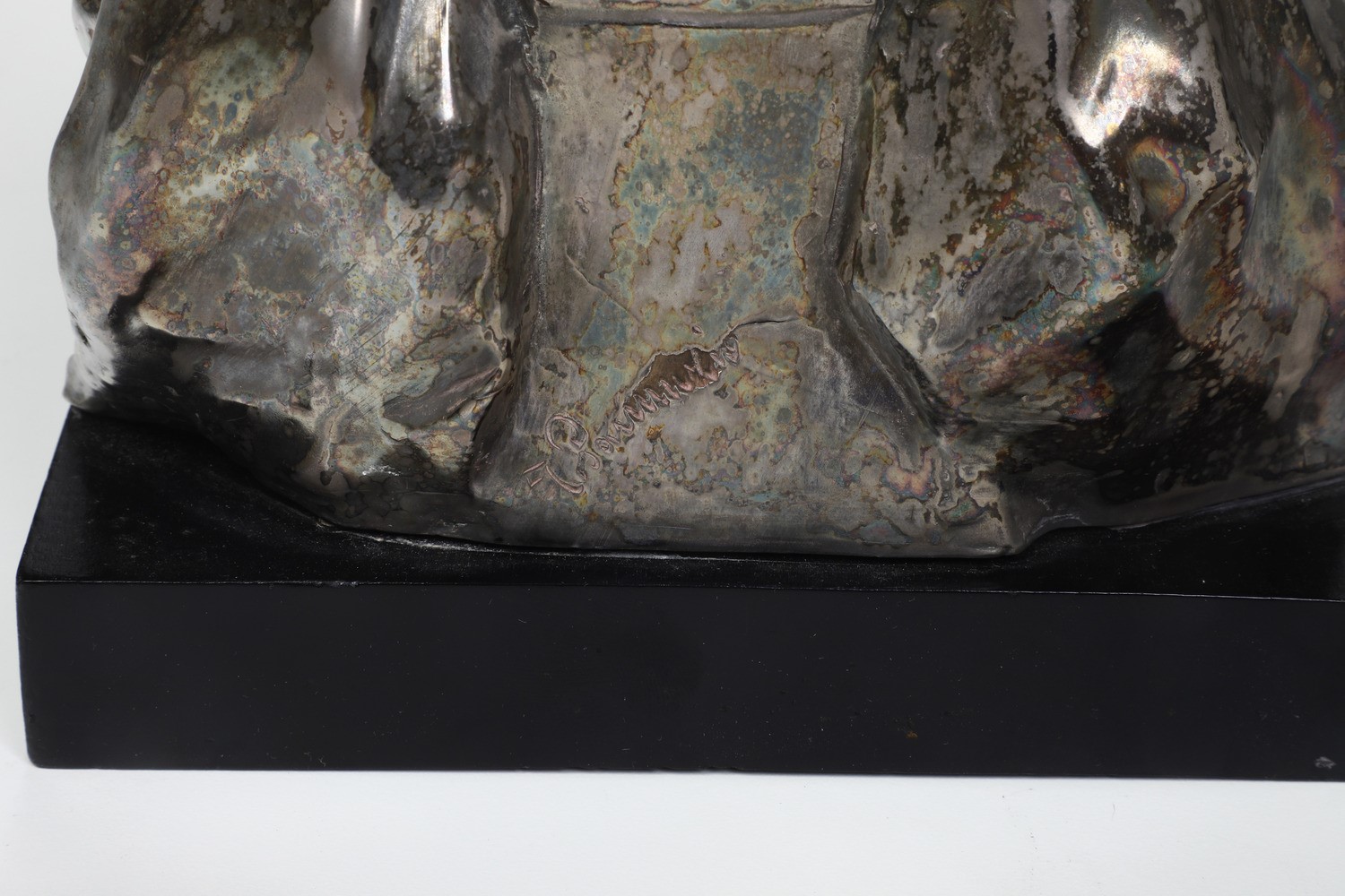Fonditore liberty del XX secolo, Figura femminile assisa