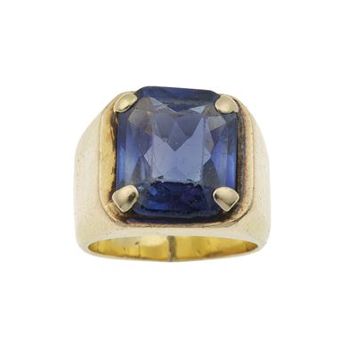 Anello, montatura in oro giallo 750/1000 con zaffiro sintetico
