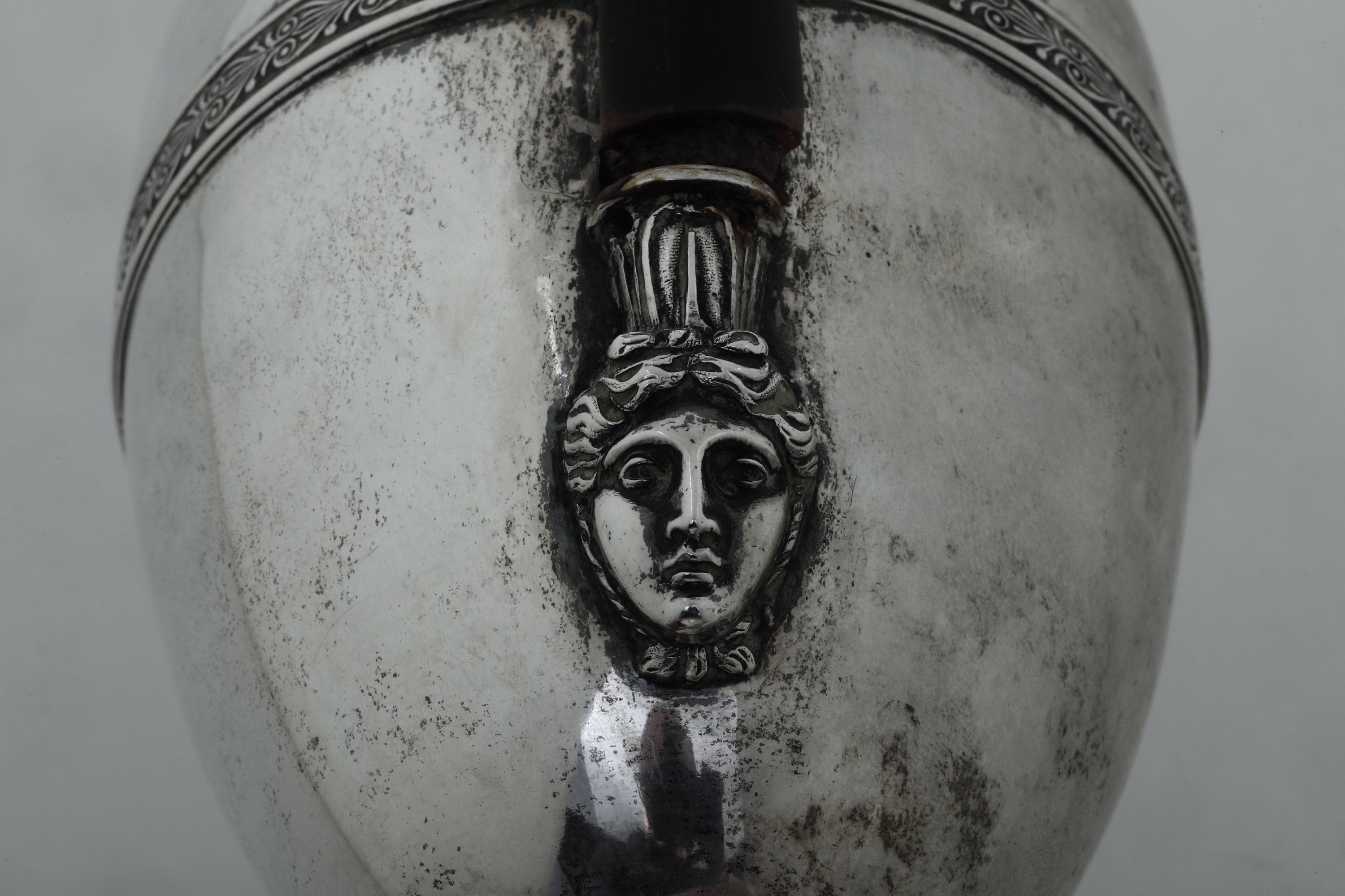 Elegante Caffettiera. Milano XIX Secolo, Marchio Dell'argentiere (documentato ma Non Identificato...