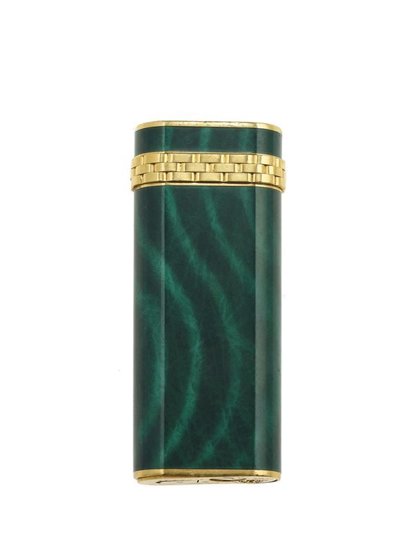 Gold plated "malachite lacquer" lighter. Signed and numbered Cartier Paris n. A 76617. Fitted case