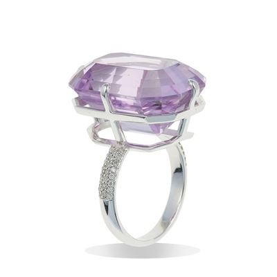 Anello in oro bianco 585 con kunzite (ct 30,08 circa) e diamanti