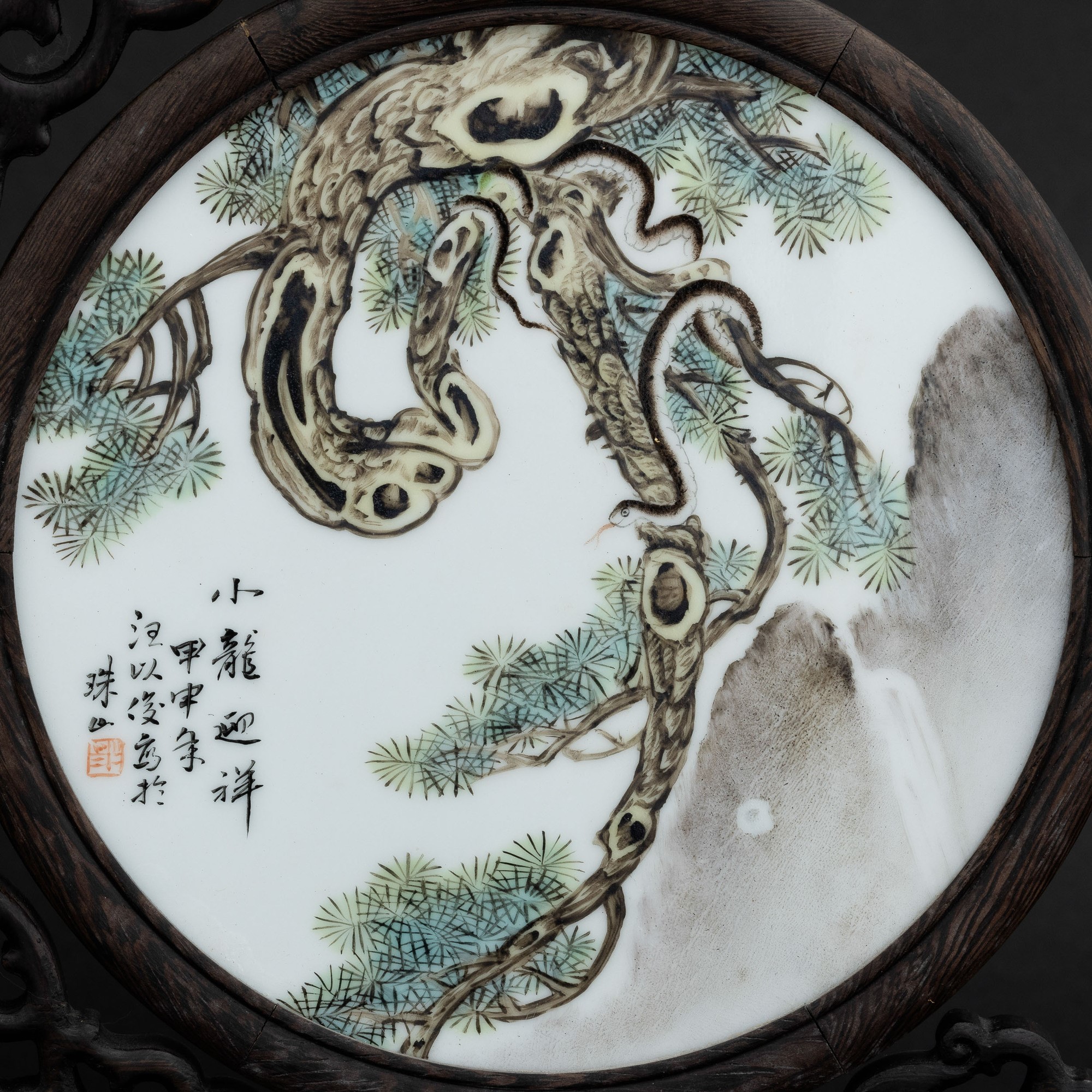 Coppia di Paraventi da Tavolo con Placche in Porcellana Qian Jiang con Scene Paesaggistiche e Isc...
