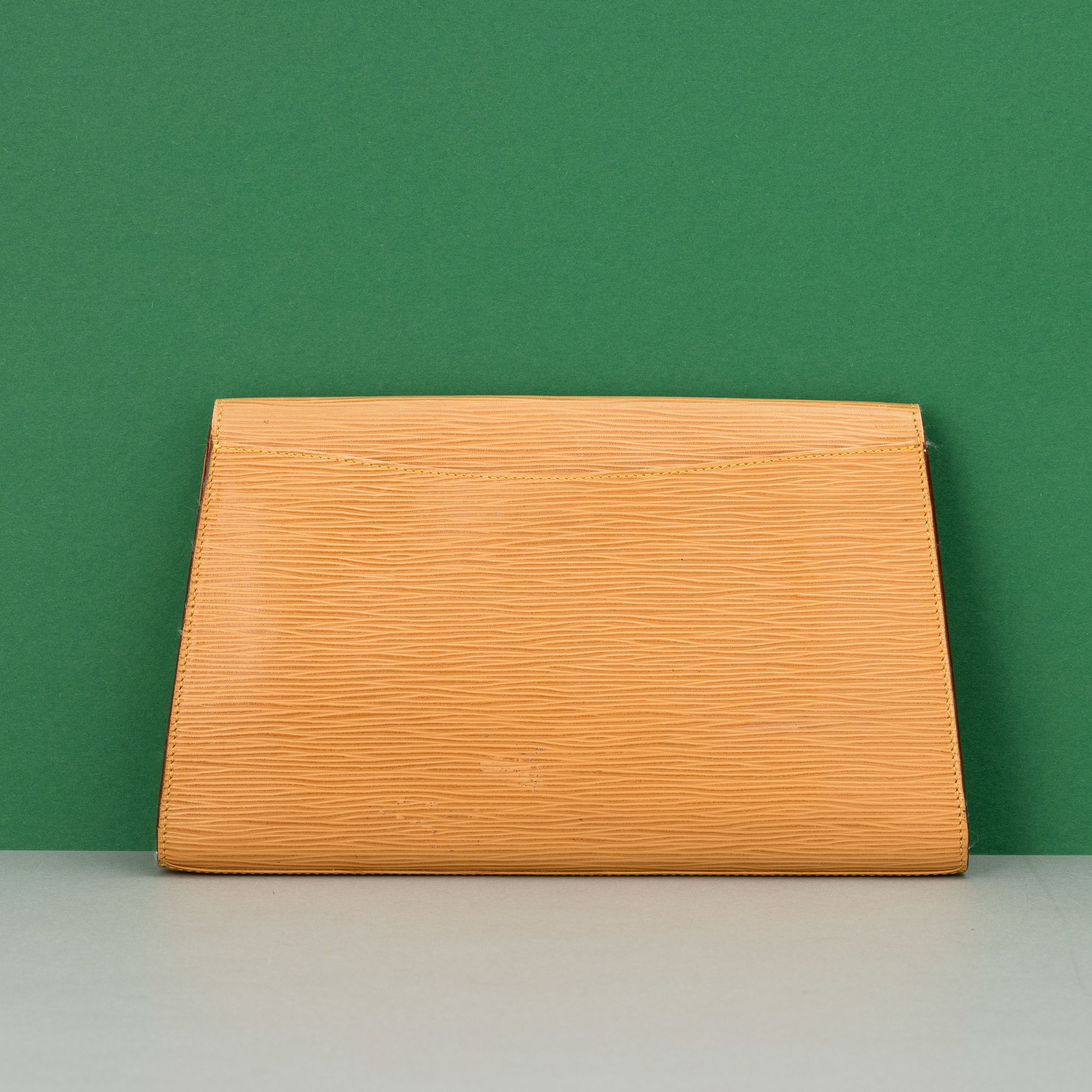 Louis Vuitton Pochette a Busta