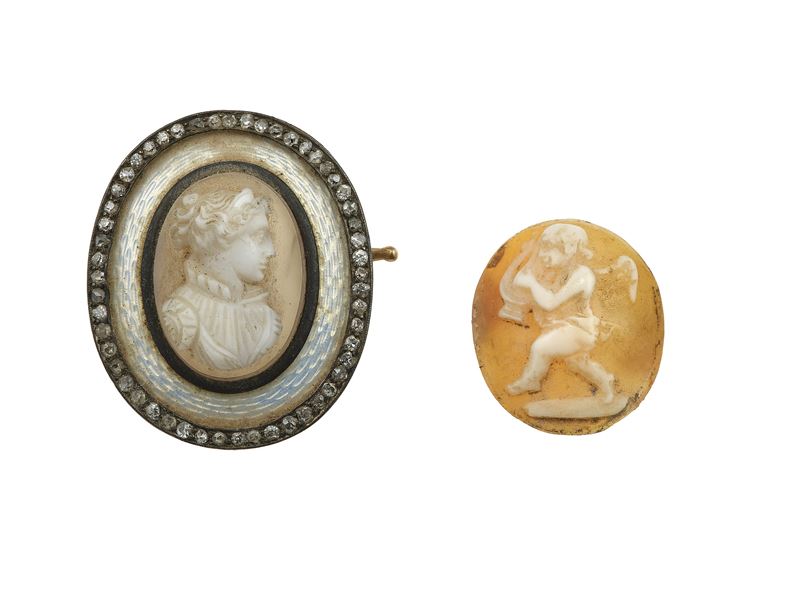 Lotto composto da un cammeo su spilla con smalto e diamanti ed un cammeo non montato  - Asta Fine Jewels - Cambi Casa d'Aste