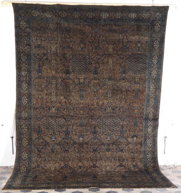 Campo marrone con ottagoni contenenti vasi ed alberi ex 252175