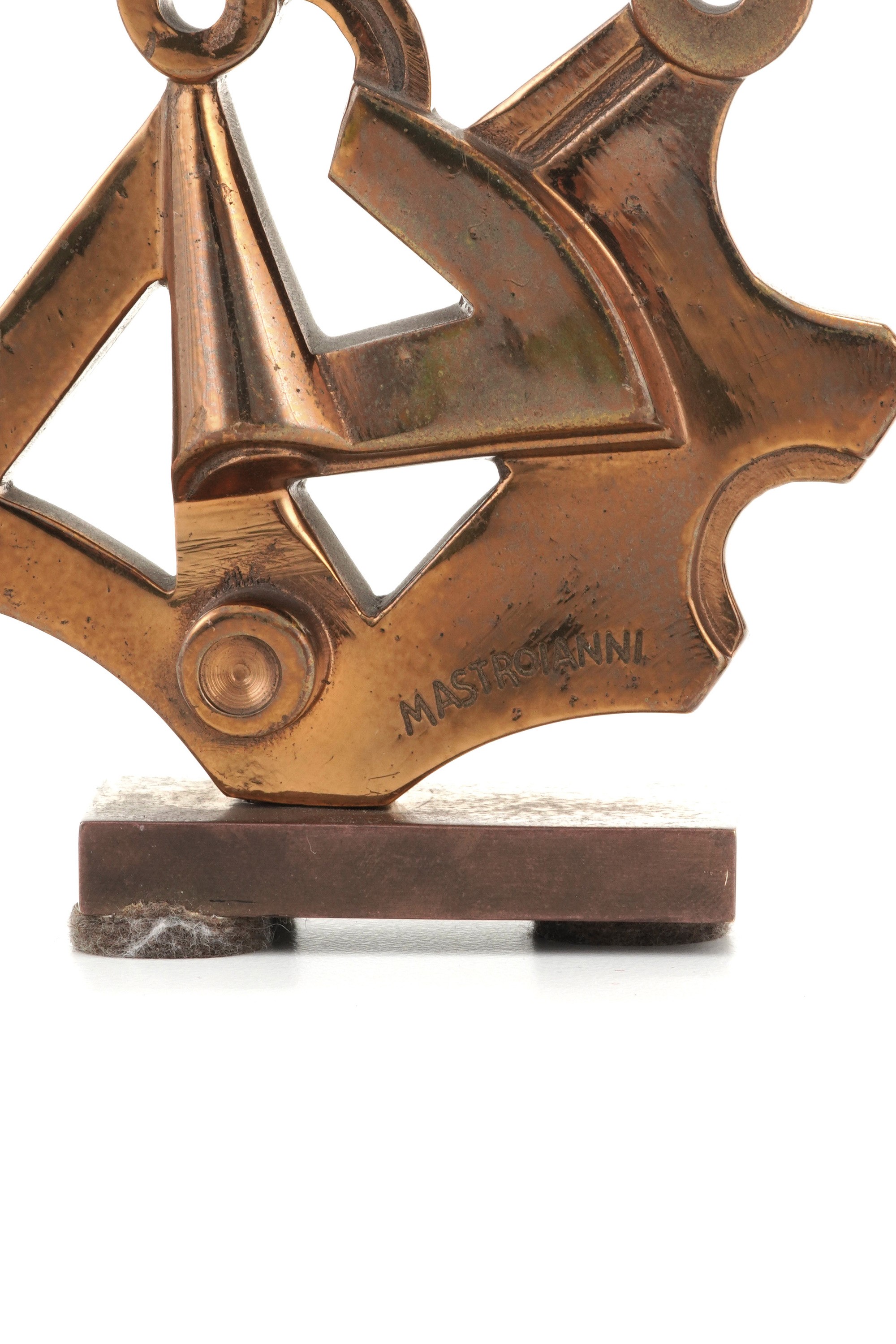 Umberto Mastroianni - Coppia di sculture in bronzo dorato