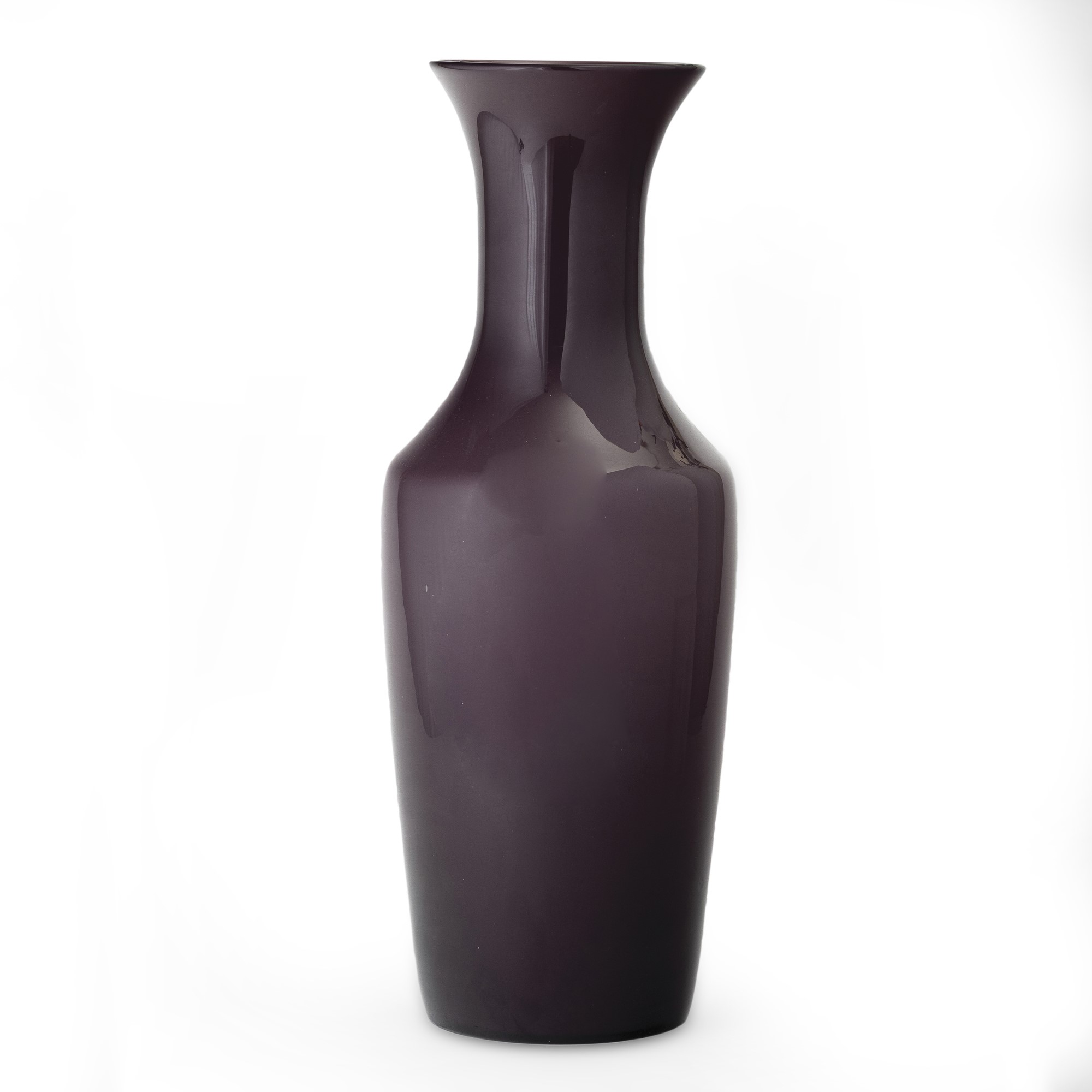 Venini, Vaso a balaustro in vetro soffiato opalino viola (Murano, circa 1950)