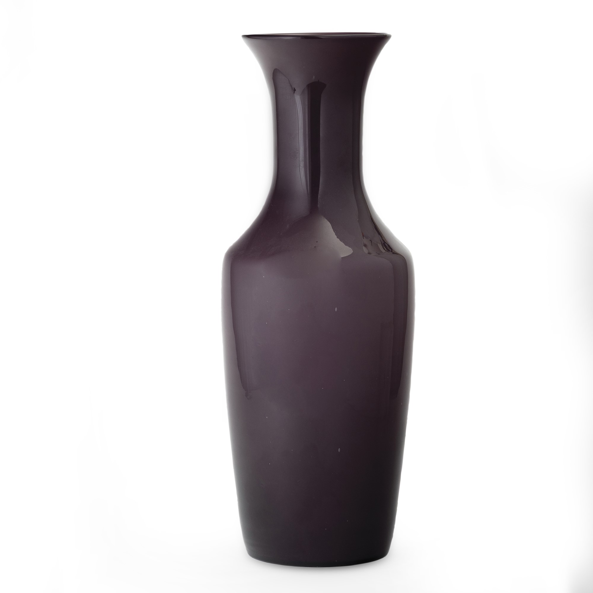 Venini, Vaso a balaustro in vetro soffiato opalino viola (Murano, circa 1950)