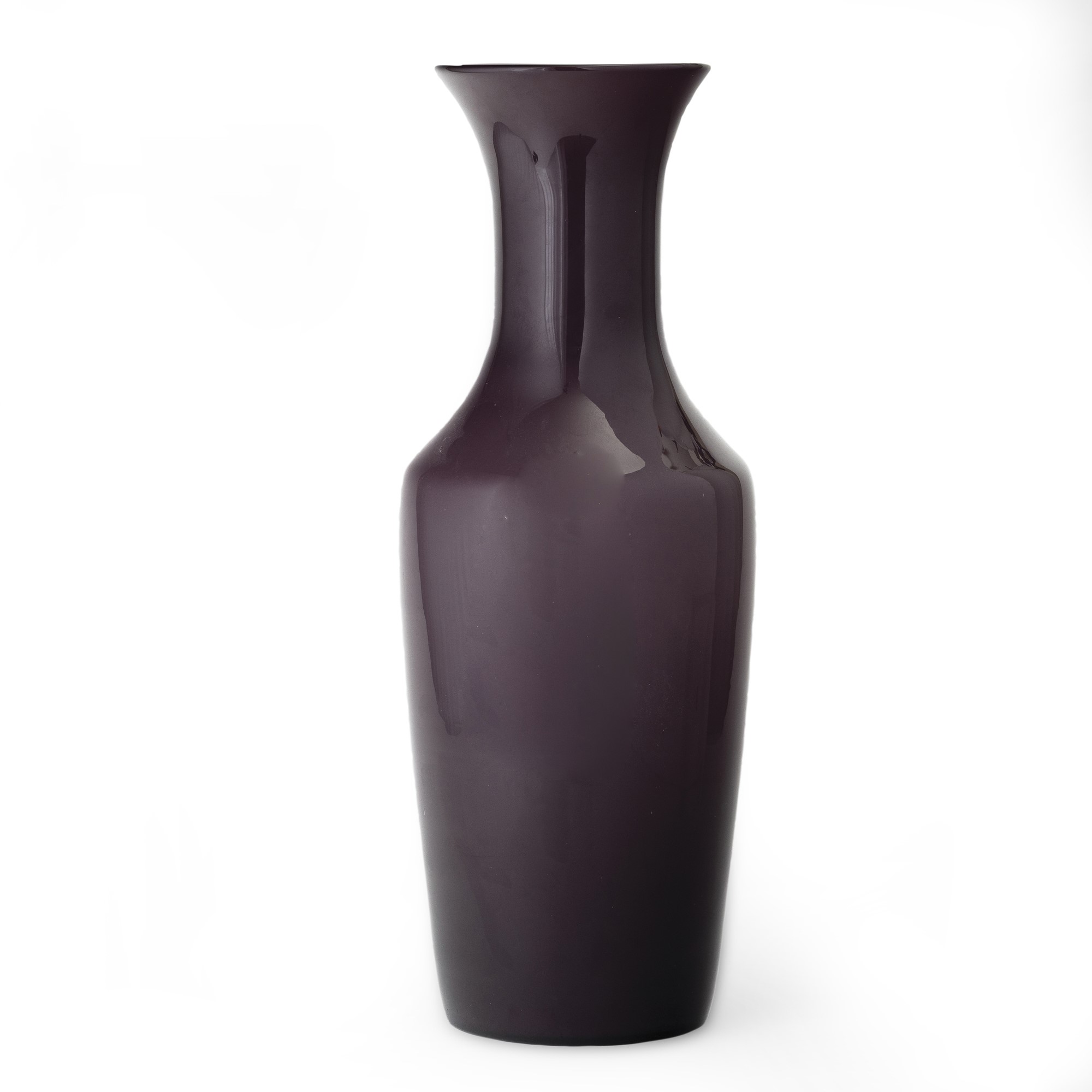 Venini, Vaso a balaustro in vetro soffiato opalino viola (Murano, circa 1950)