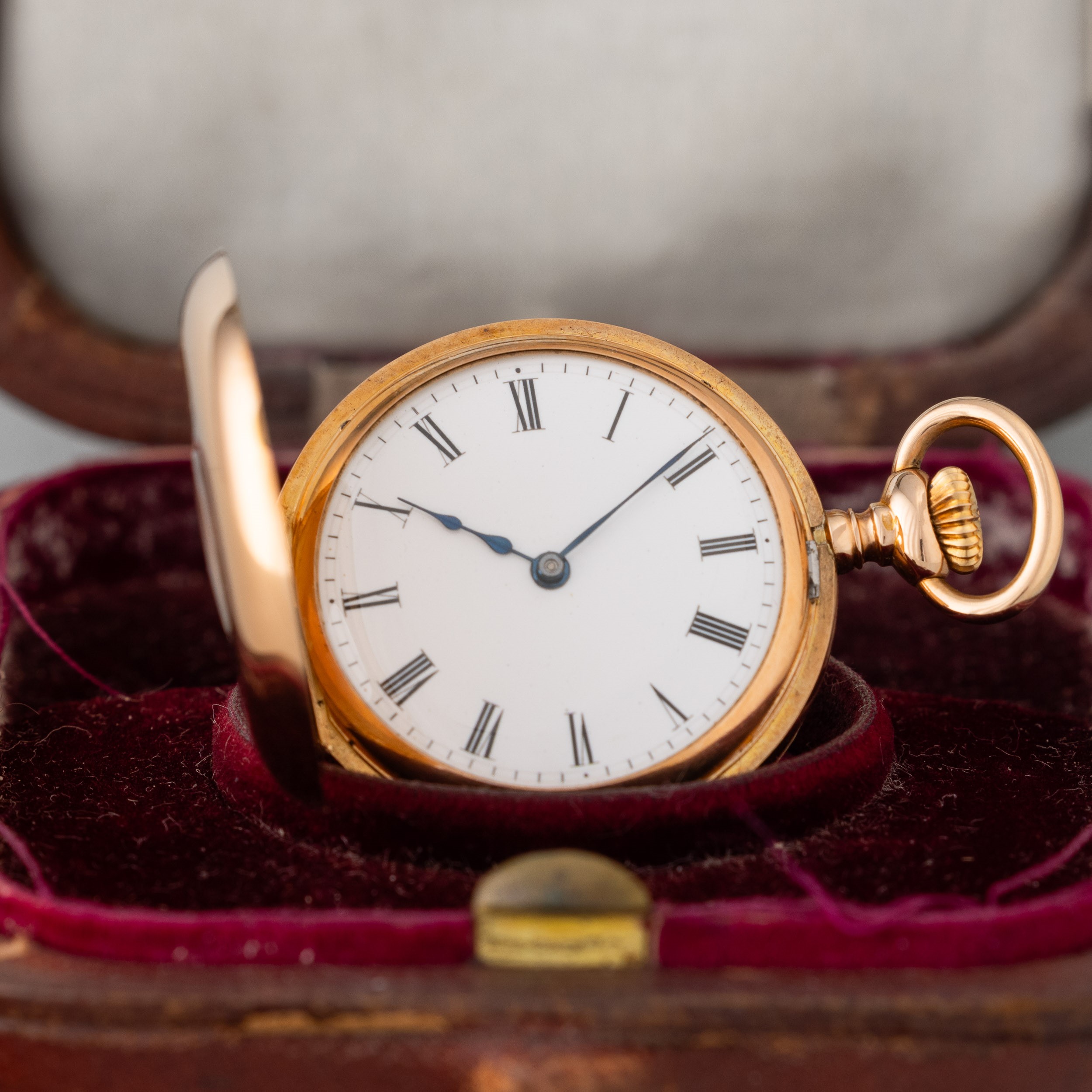 Patek Philippe - Orologio da Collo "occhio di Bue" in Oro Rosa 18k, Quadrante in Smalto Bianco co...