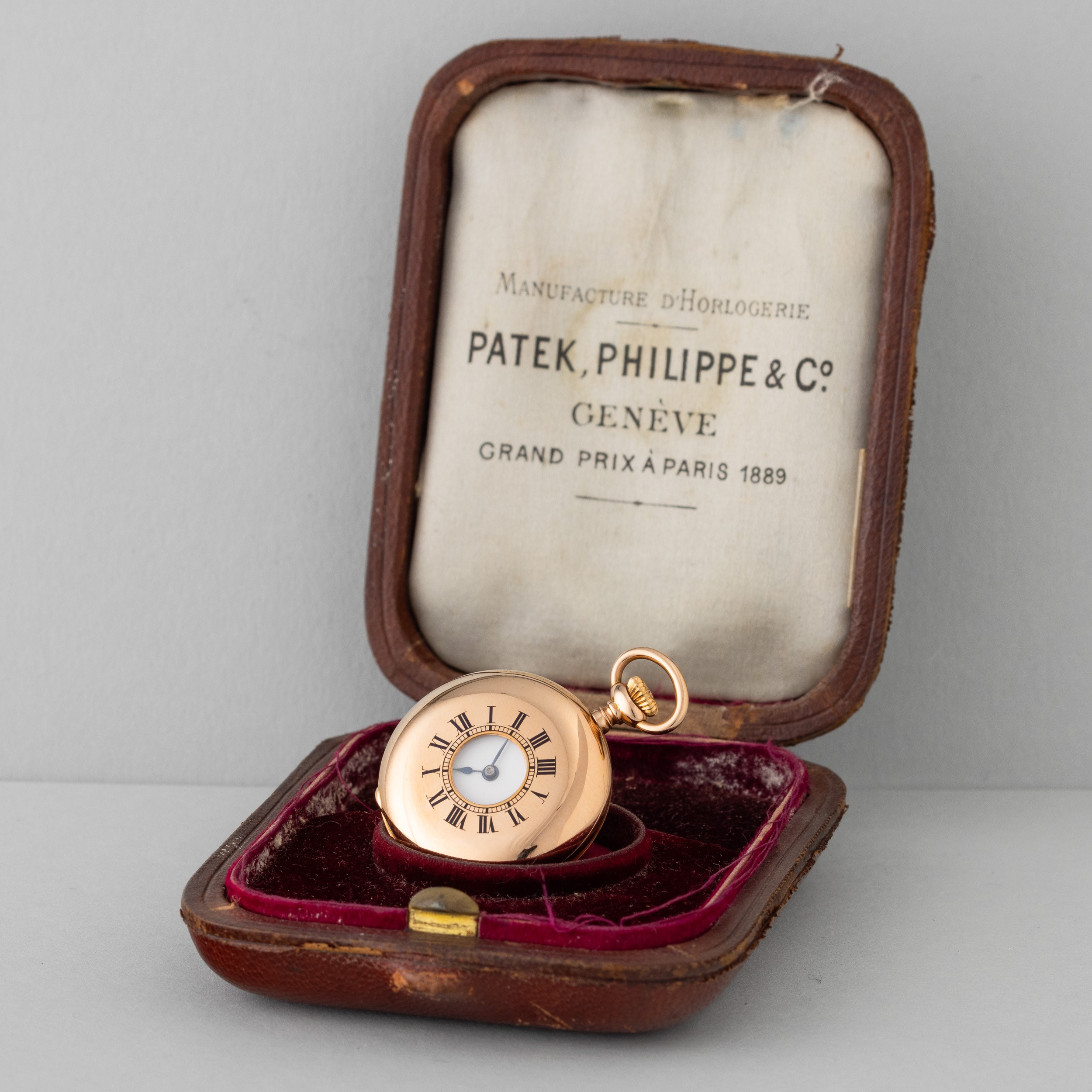 Patek Philippe - Orologio da Collo "occhio di Bue" in Oro Rosa 18k, Quadrante in Smalto Bianco co...