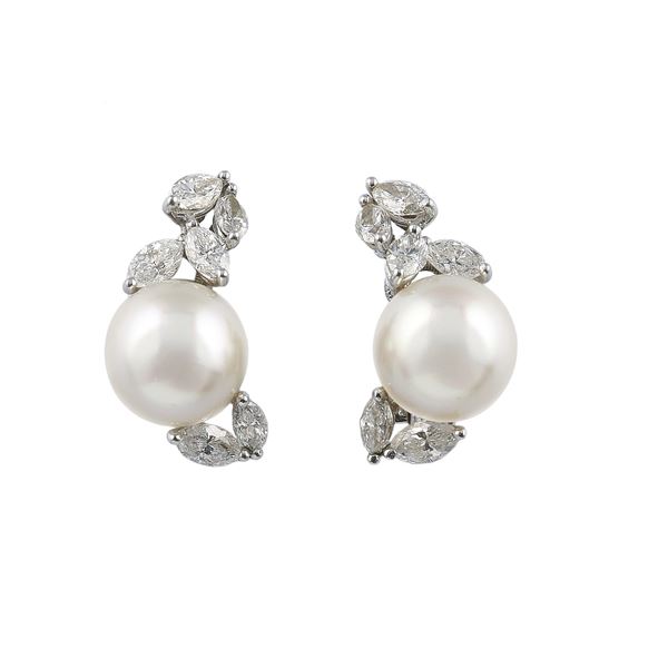 Pair of cultured pearl and diamond earrings. Gemmological Report CISGEM n. 4580