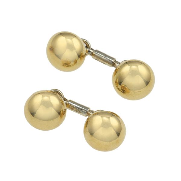 Pair of gold cufflinks. Signed Pomellato