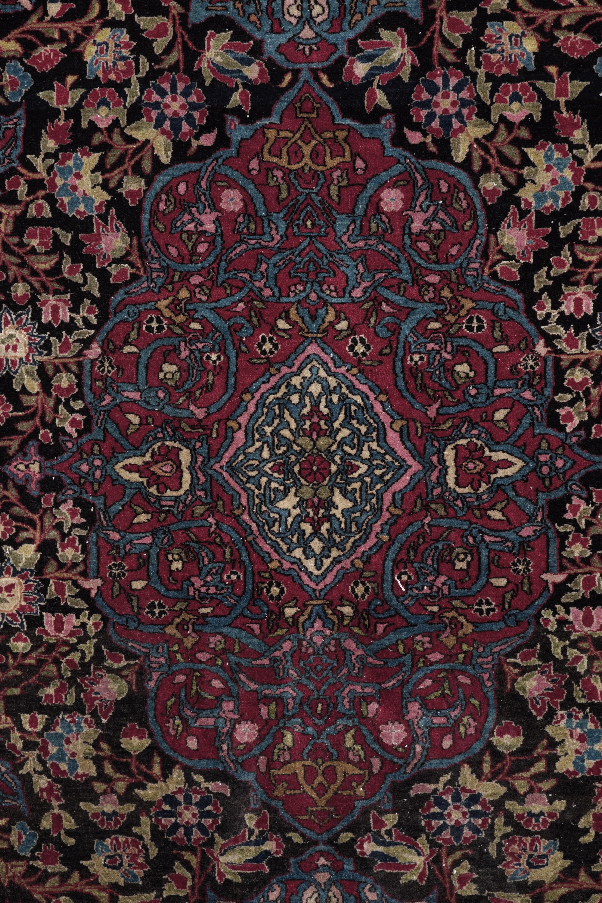 Tappeto persiano, inizio XX secolo, dimensioni cm 213x145