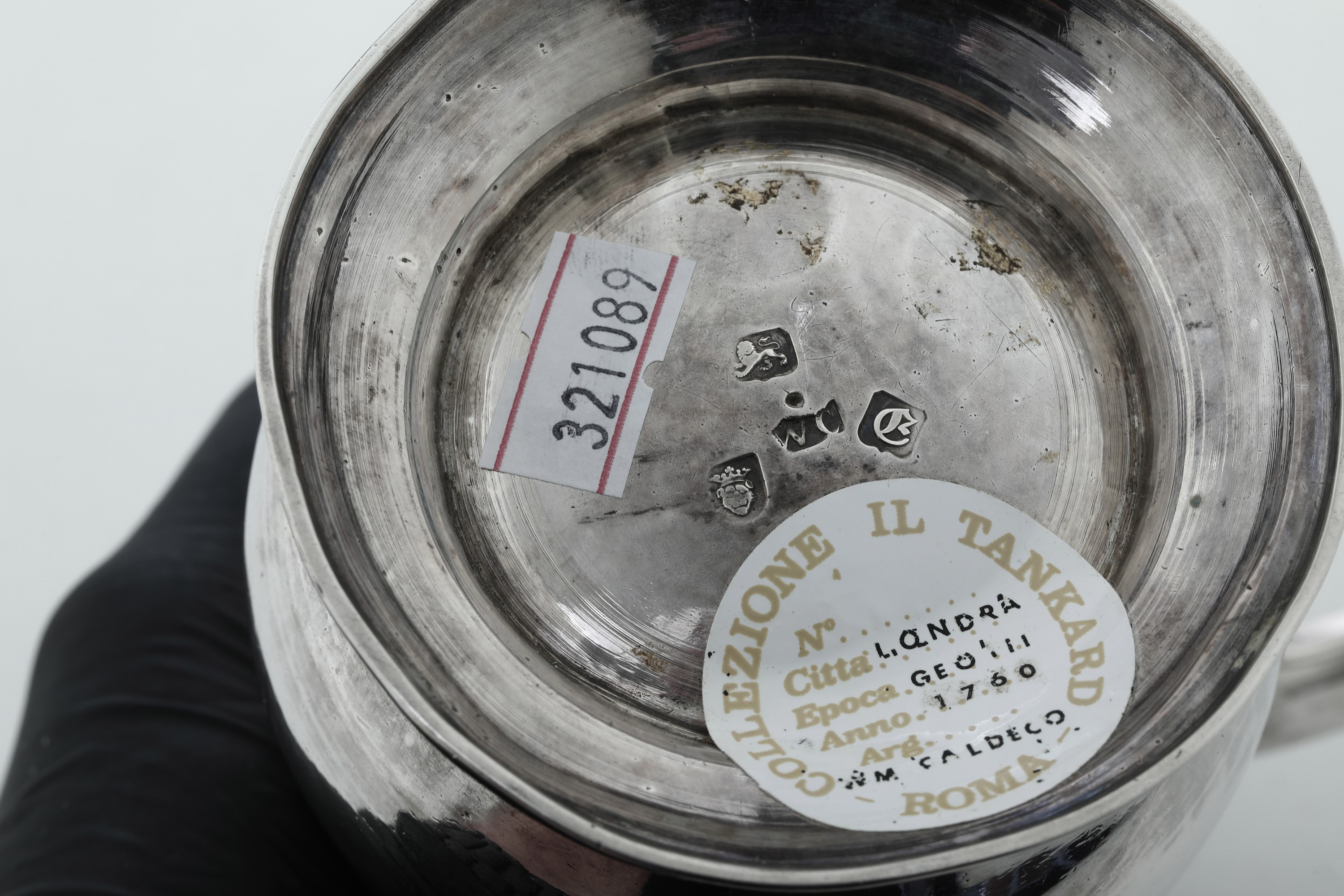 Mug. Londra 1760, Argentiere William Cripps