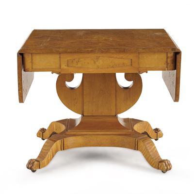 Tavolo Biedermeier. Europa del Nord, XIX Secolo