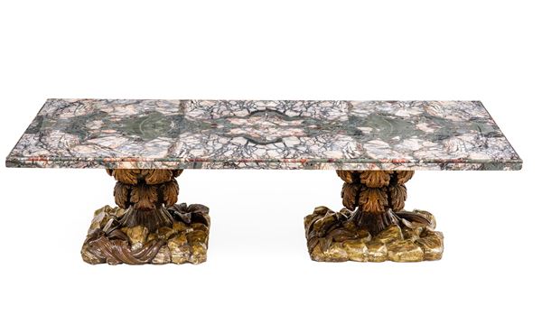 Tavolo basso. XX secolo