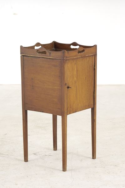 Comodino, Inghilterra, XIX secolo, legno