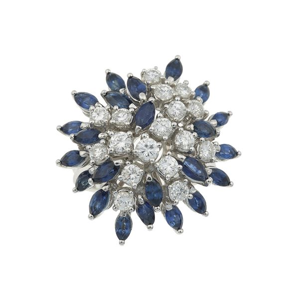 Anello con zaffiri e diamanti